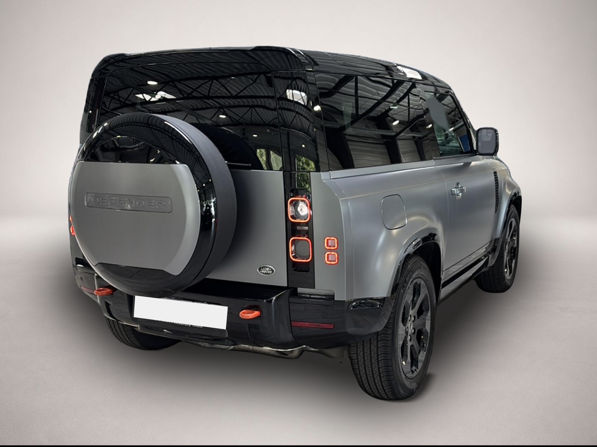 Land-Rover Defender (06/2023, Benzin)