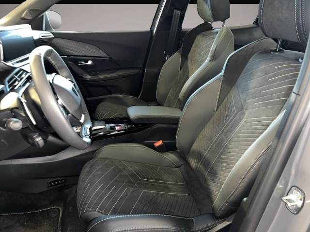 Peugeot 2008 (06/2025, Benzin)