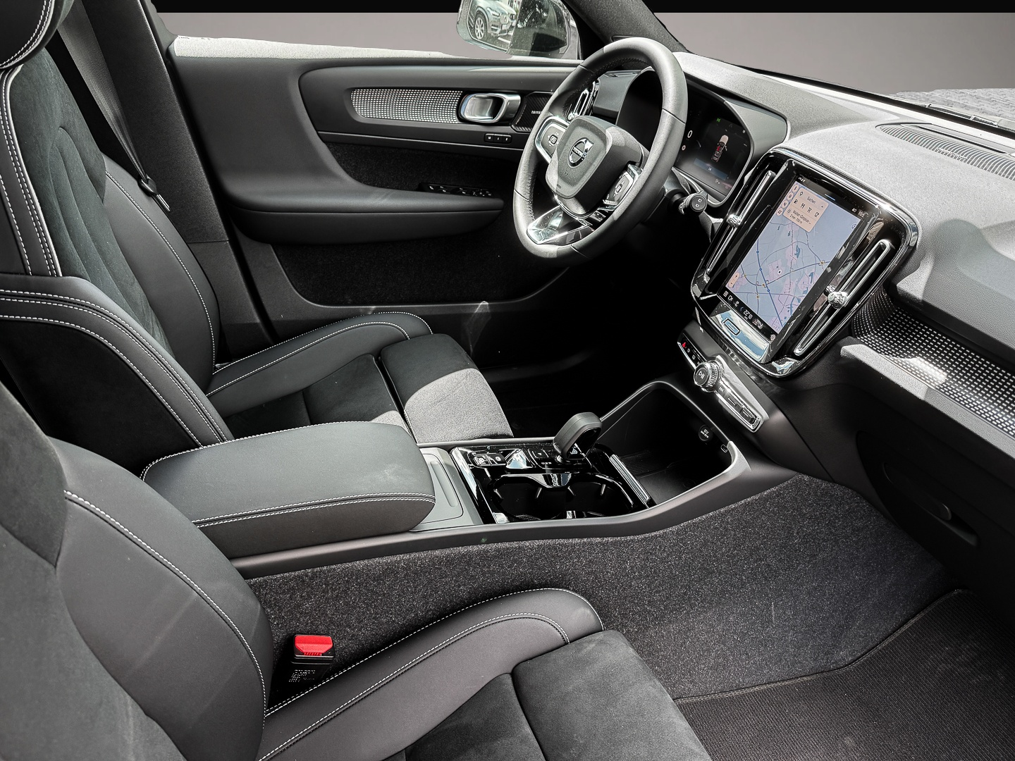 Volvo XC40 (12/2023, Benzin)