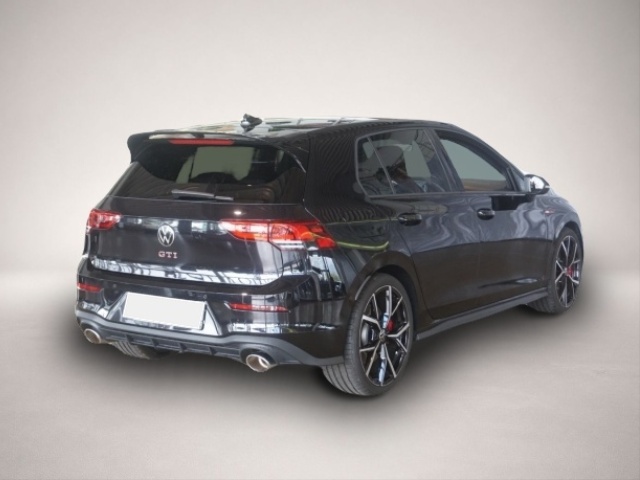 Volkswagen Golf (02/2022, Benzin)