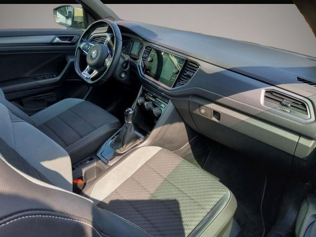 Volkswagen T-Roc (02/2022, Benzin)