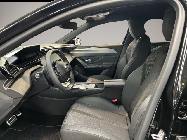 Peugeot 308 (10/2025, Benzin)