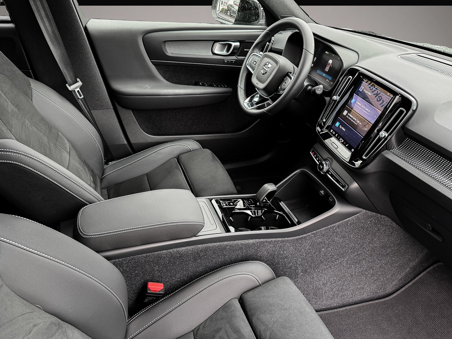 Volvo XC40 (12/2023, Benzin)