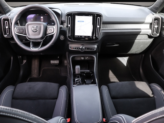 Volvo XC40 (11/2023, Benzin)