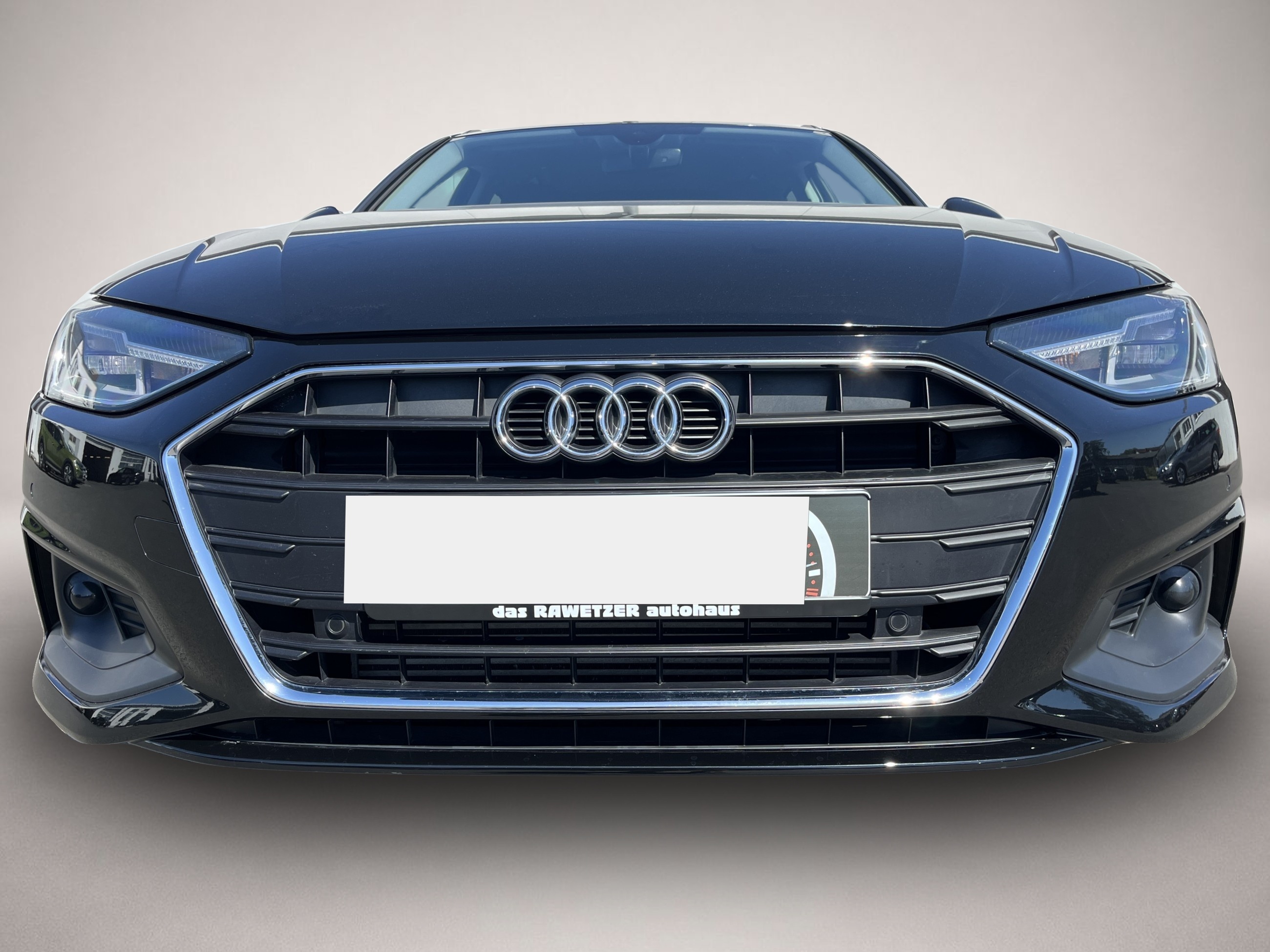 Audi A4 (10/2022, Benzin)