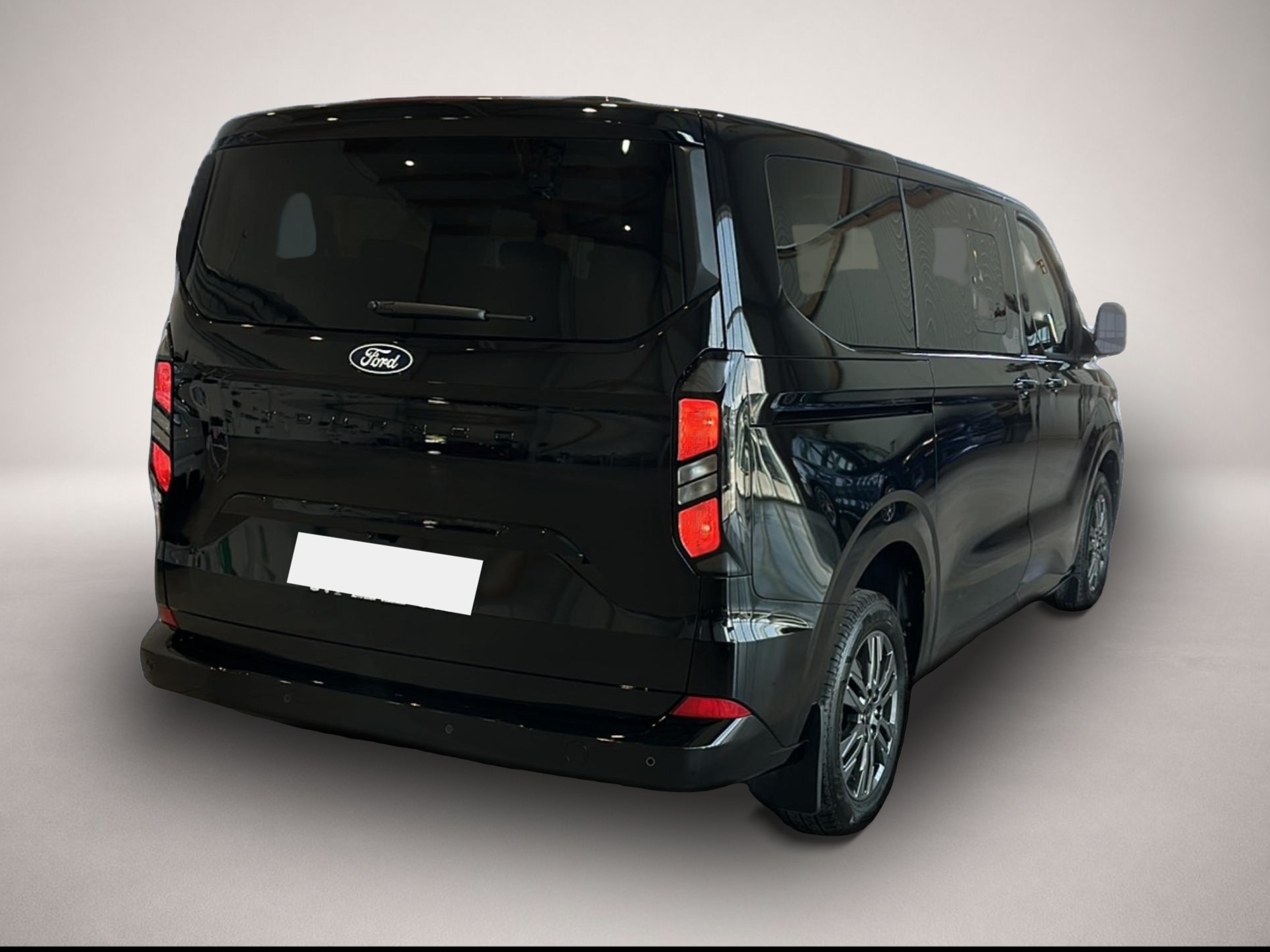 Ford Tourneo Custom (01/2026, Diesel)