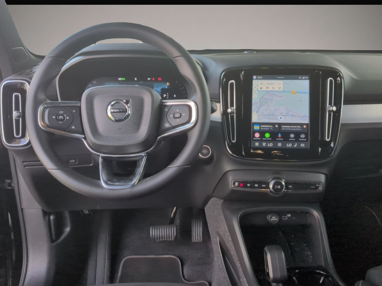 Volvo XC40 (01/2026, Benzin)