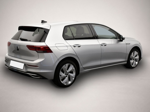 Volkswagen Golf (06/2022, Benzin)