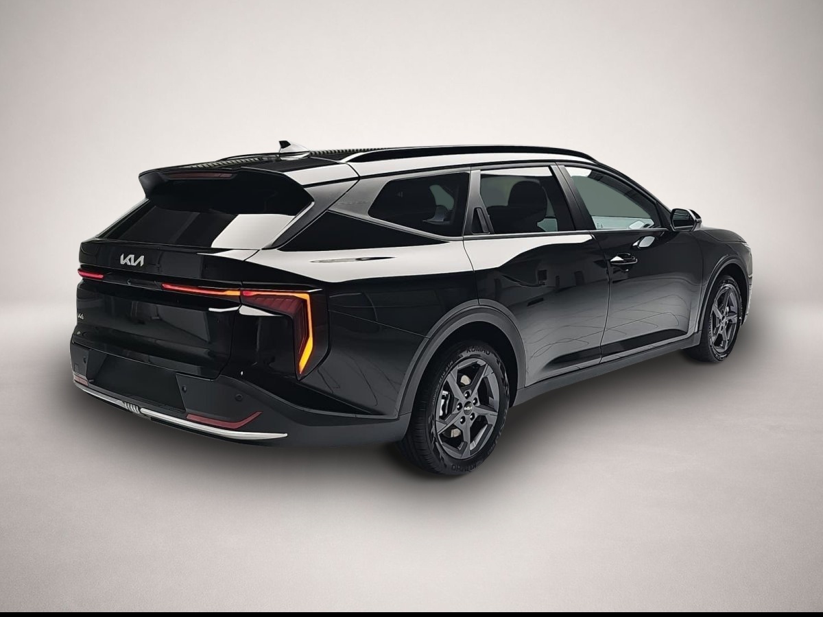 Kia K4, image 2 of 4