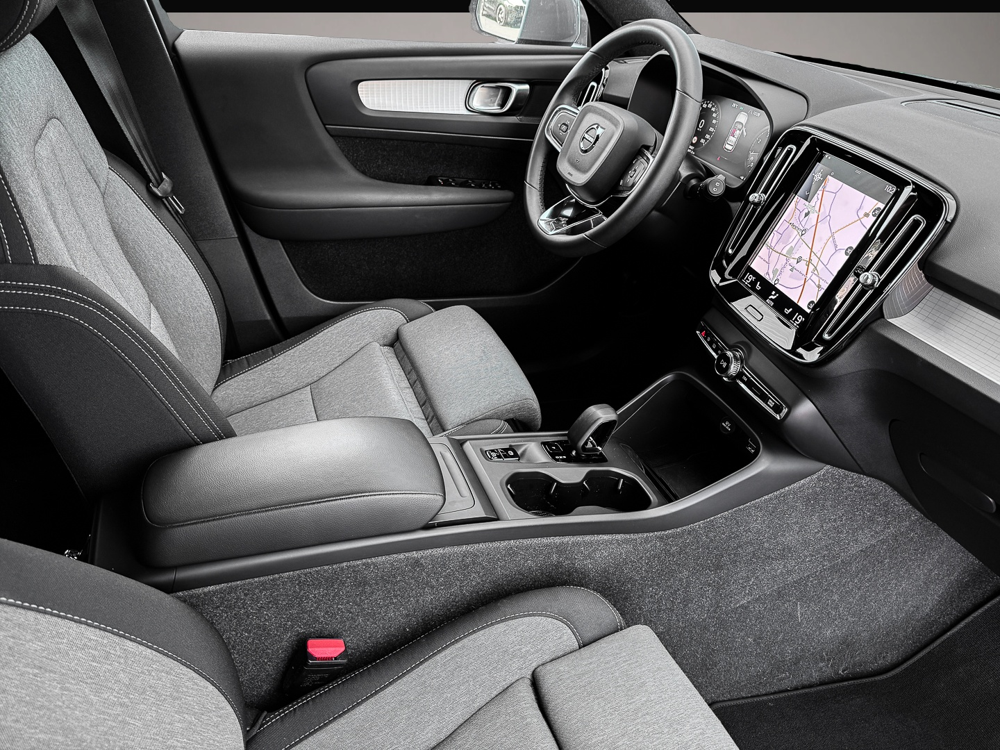 Volvo XC40 (12/2023, Benzin)