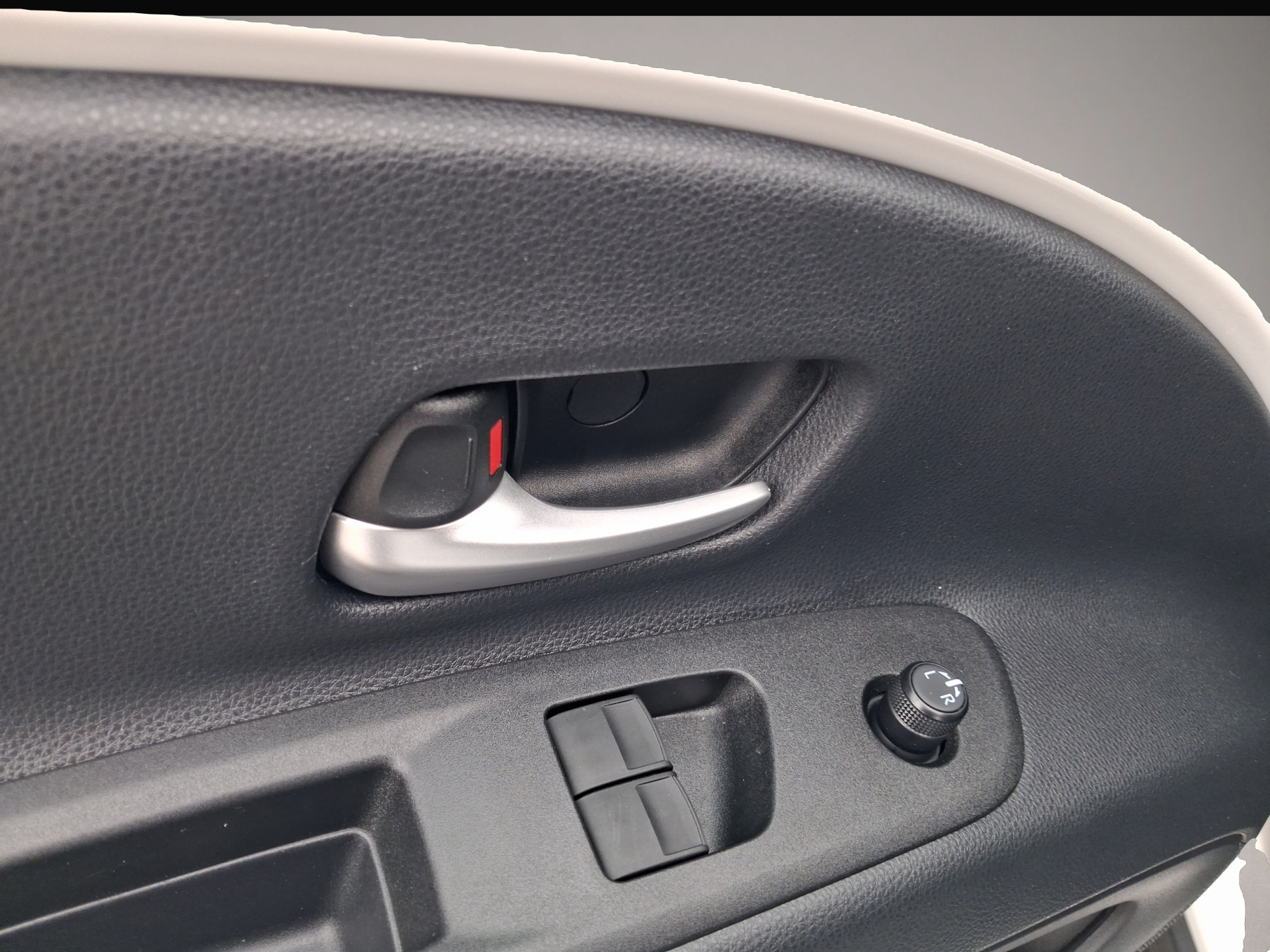 Toyota Aygo (X) (10/2025, Benzin)