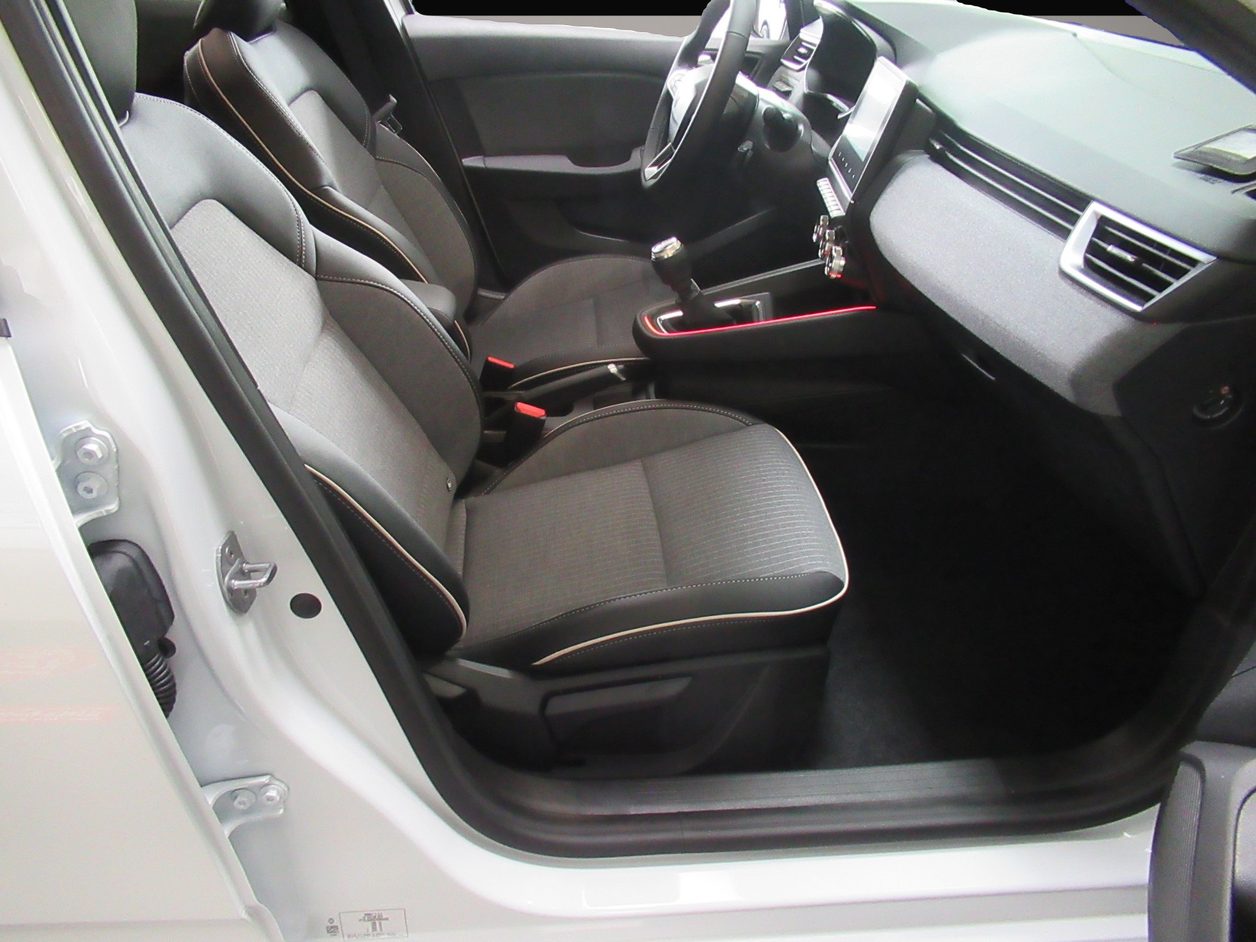 Renault Clio (09/2025, Benzin)
