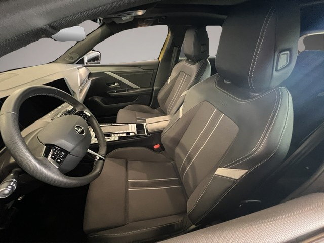 Opel Astra (06/2024, Benzin)