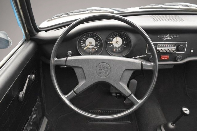 Volkswagen Karmann Ghia (04/1974, )