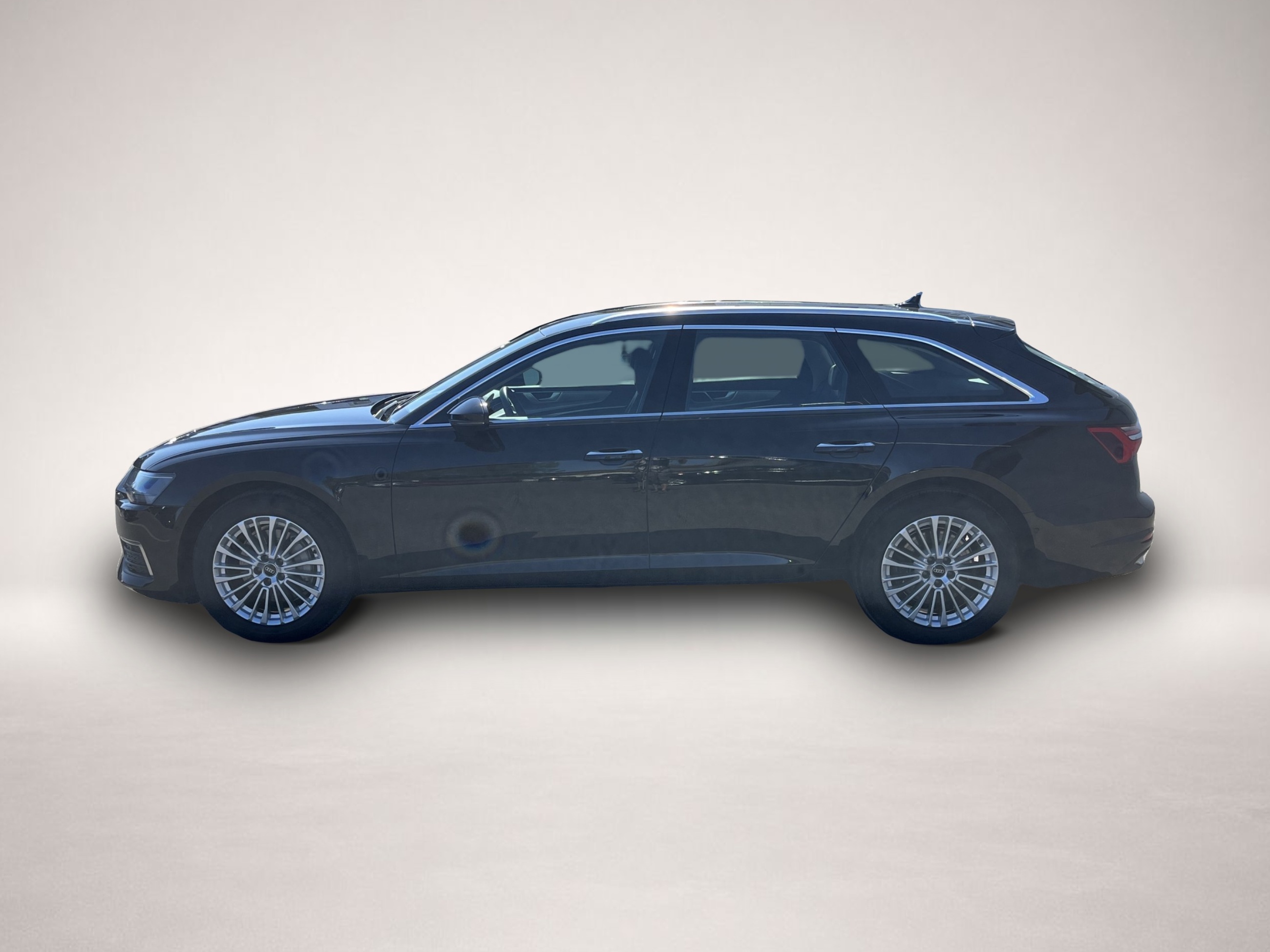 Audi A6 (11/2022, Benzin)