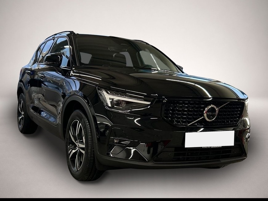 Volvo XC40 (02/2026, Benzin)