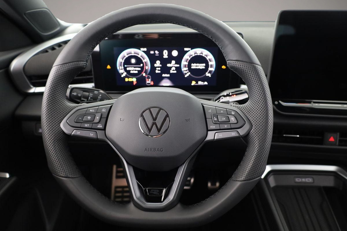 Volkswagen T-Roc (08/2026, Benzin)