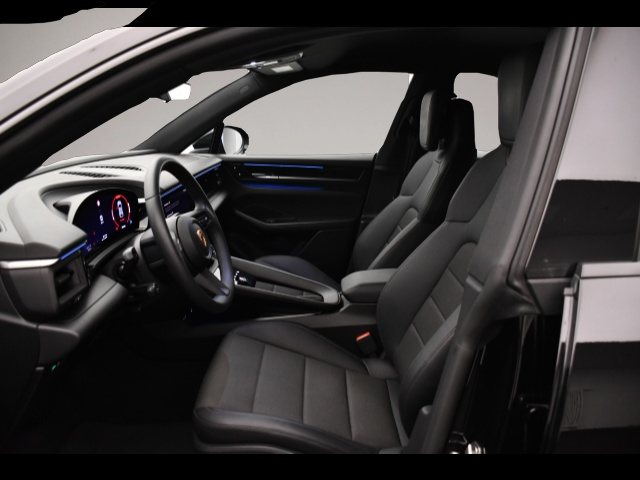 Porsche Macan (11/2024, ELECTRIC)