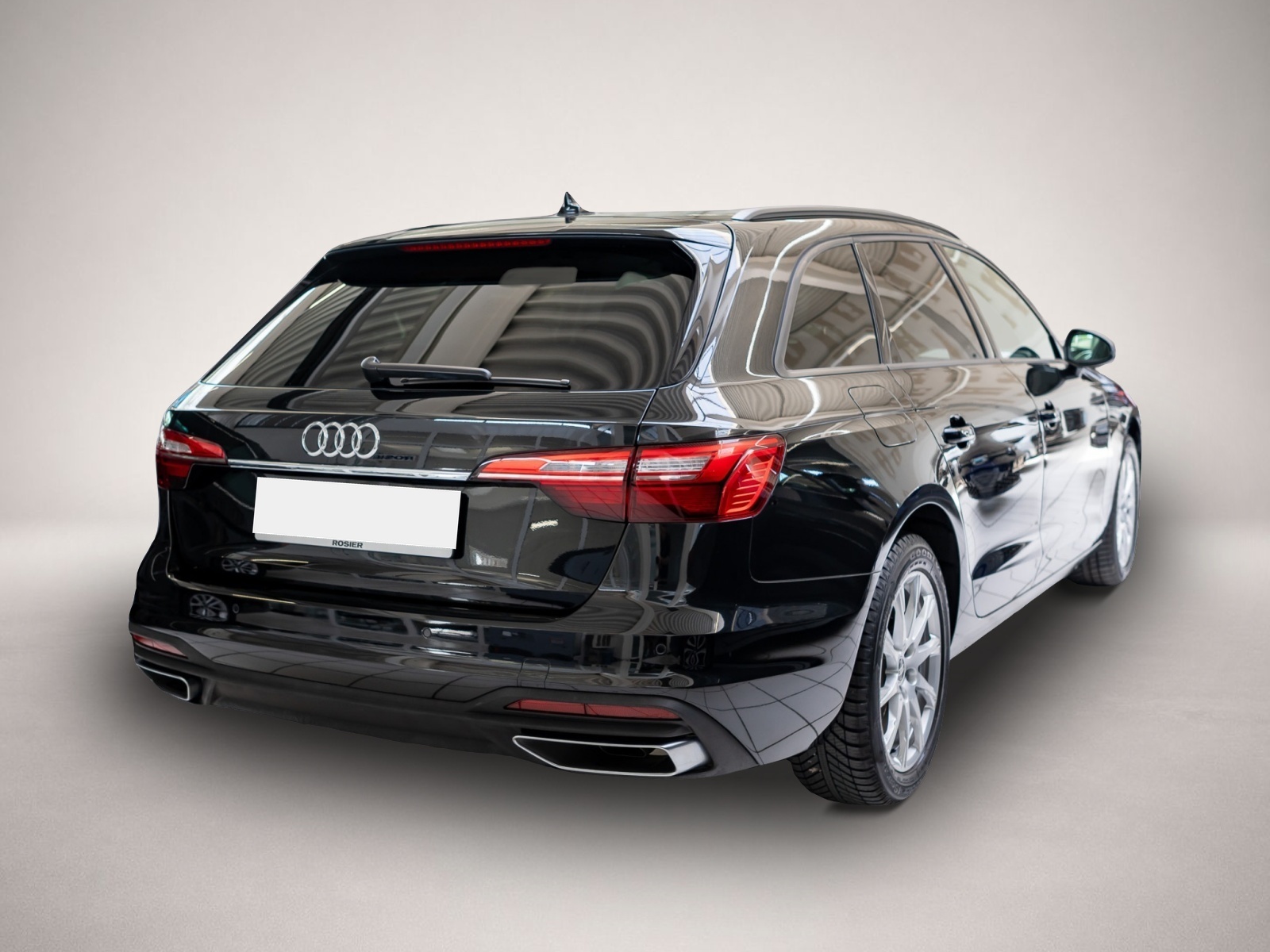 Audi A4 (08/2022, Benzin)