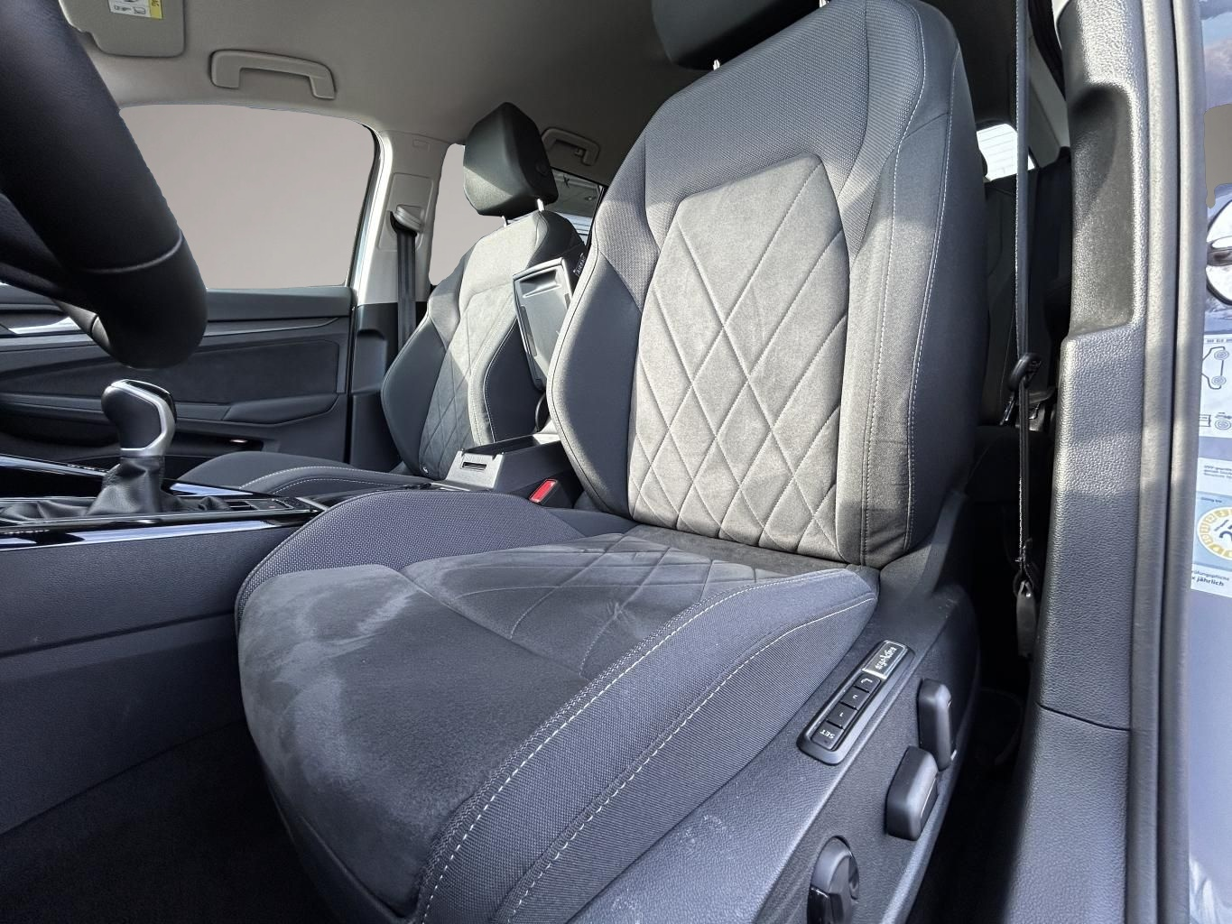 Volkswagen Golf (04/2024, )