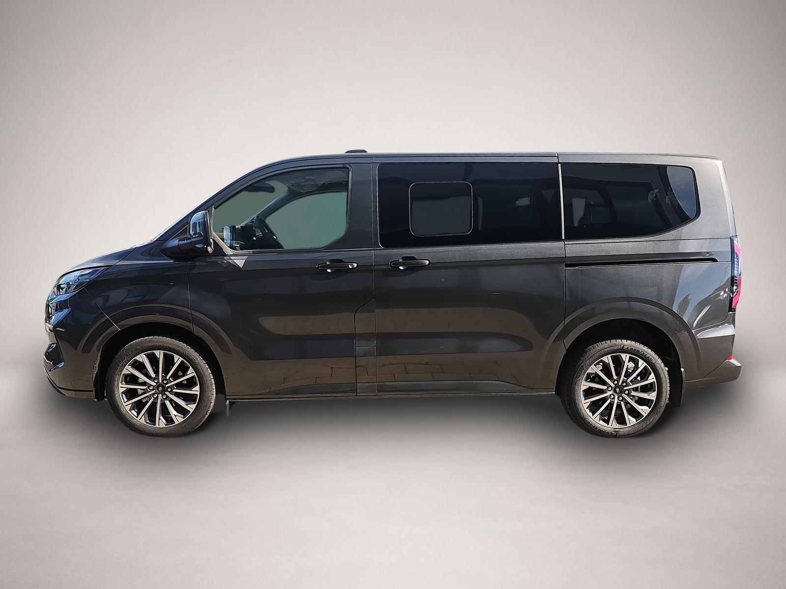 Ford Tourneo Custom (04/2026, Diesel)