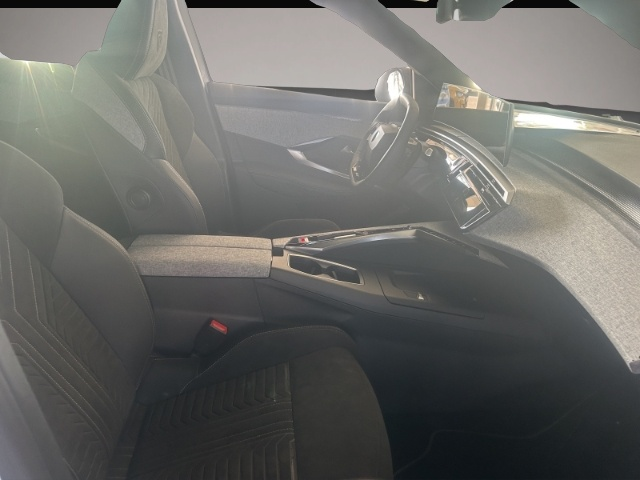 Peugeot 5008 (02/2025, Benzin)