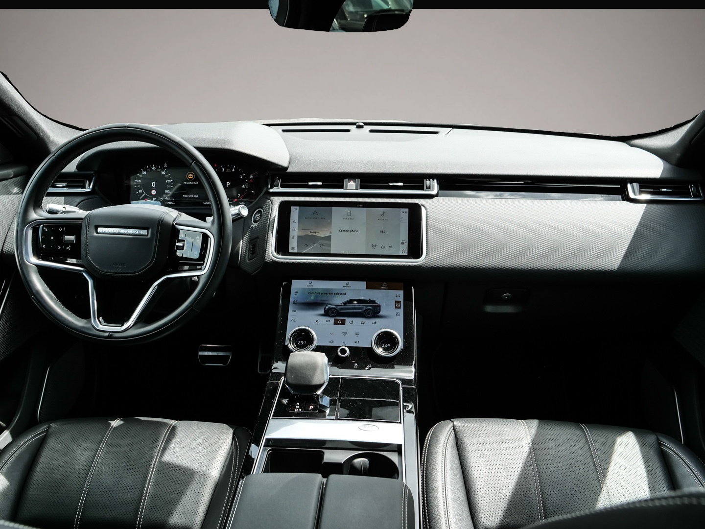 Land-Rover Range Rover Velar (12/2022, Benzin)