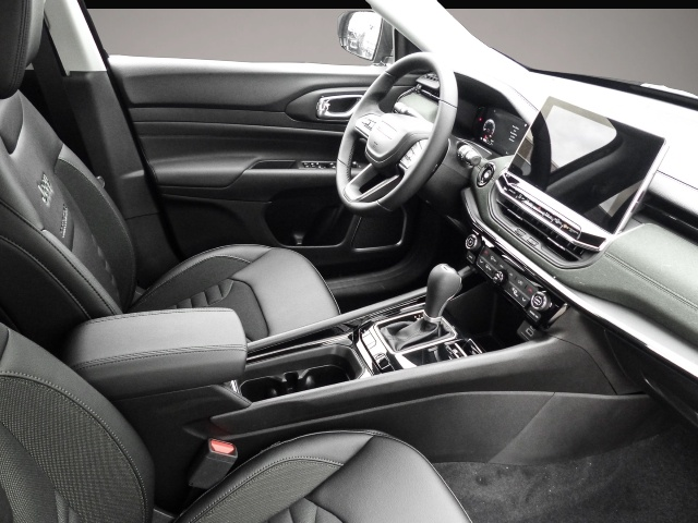 Jeep Compass (02/2025, Benzin)