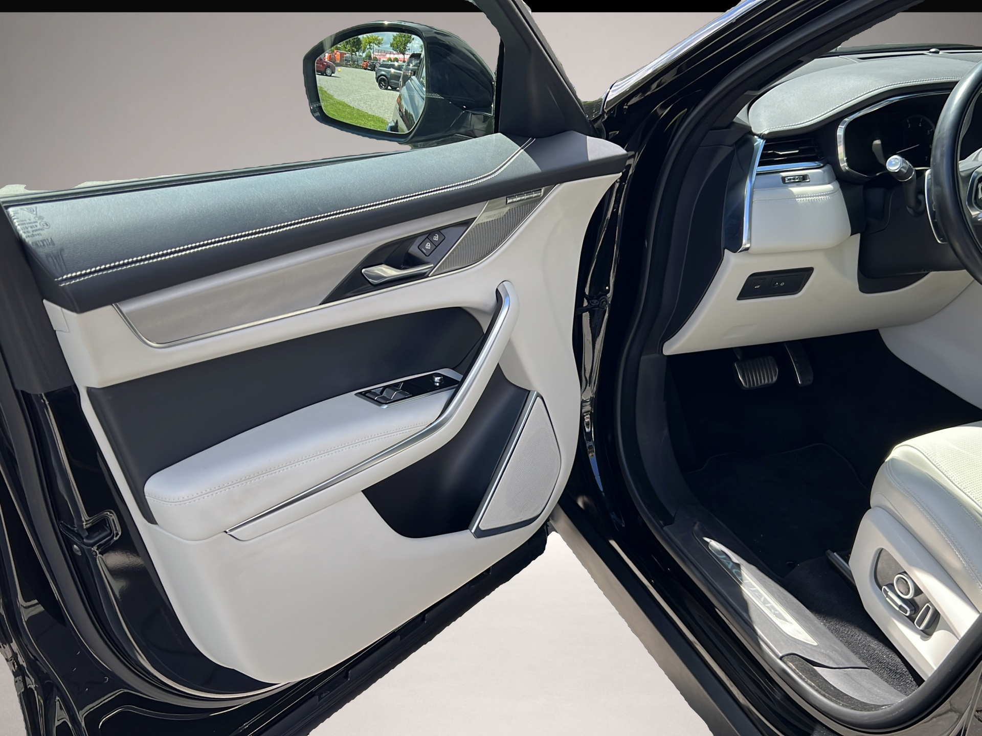 Jaguar F-Pace (12/2022, Benzin)