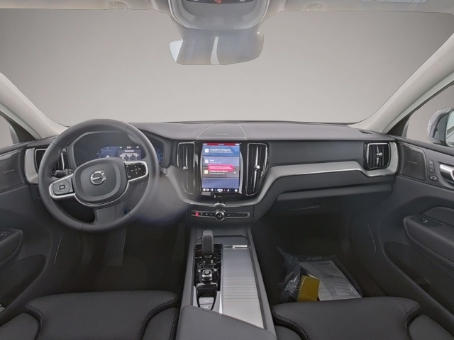 Volvo XC60 (05/2025, Benzin)