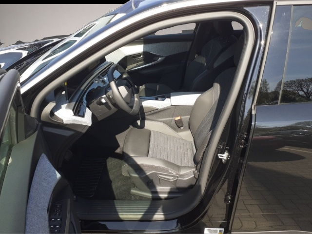 Peugeot 5008 (09/2025, Benzin)