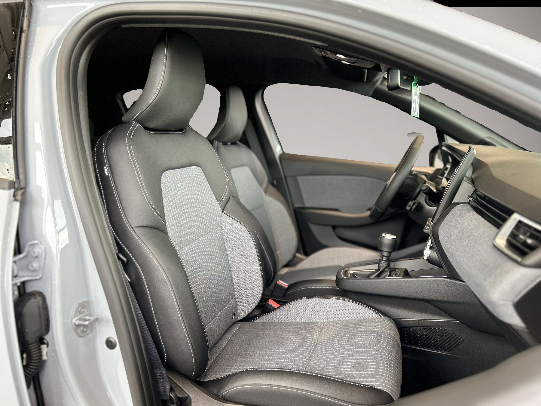 Renault Clio (09/2025, Benzin)