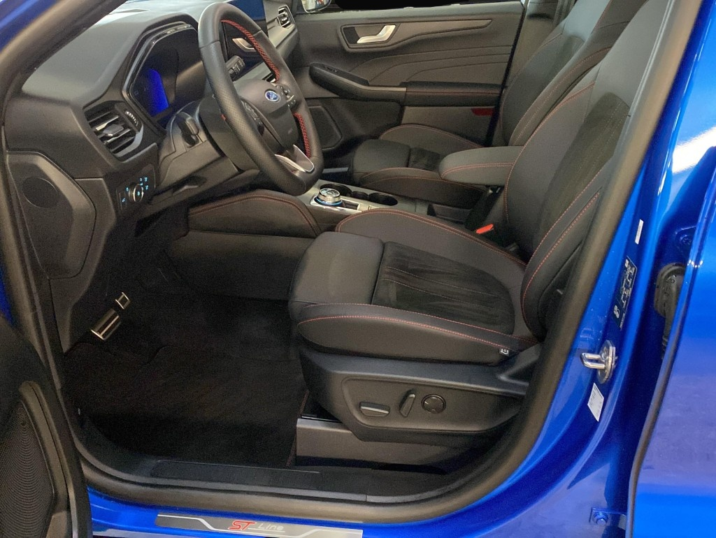 Ford Kuga (06/2025, Benzin)