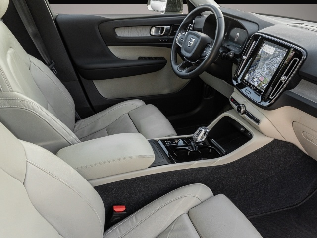Volvo XC40 (03/2023, Benzin)