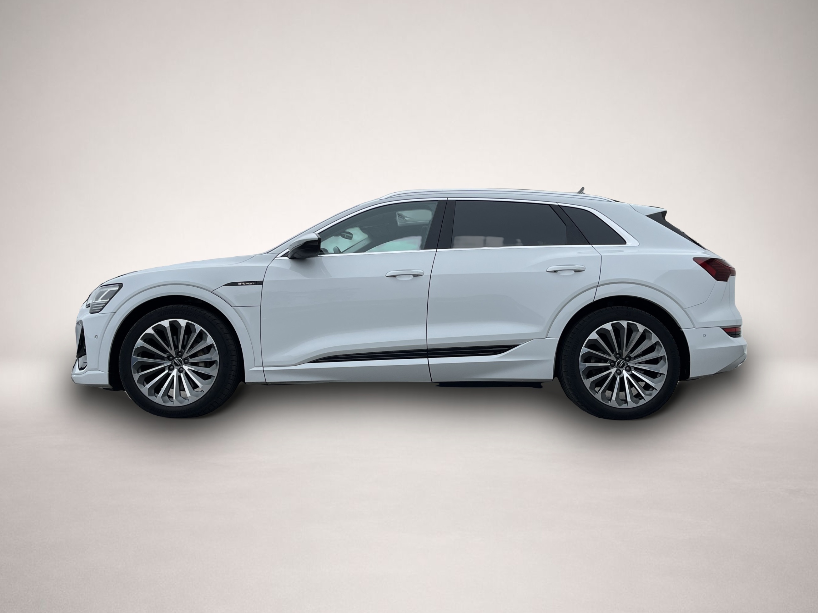 Audi e-tron (09/2022, ELECTRIC)