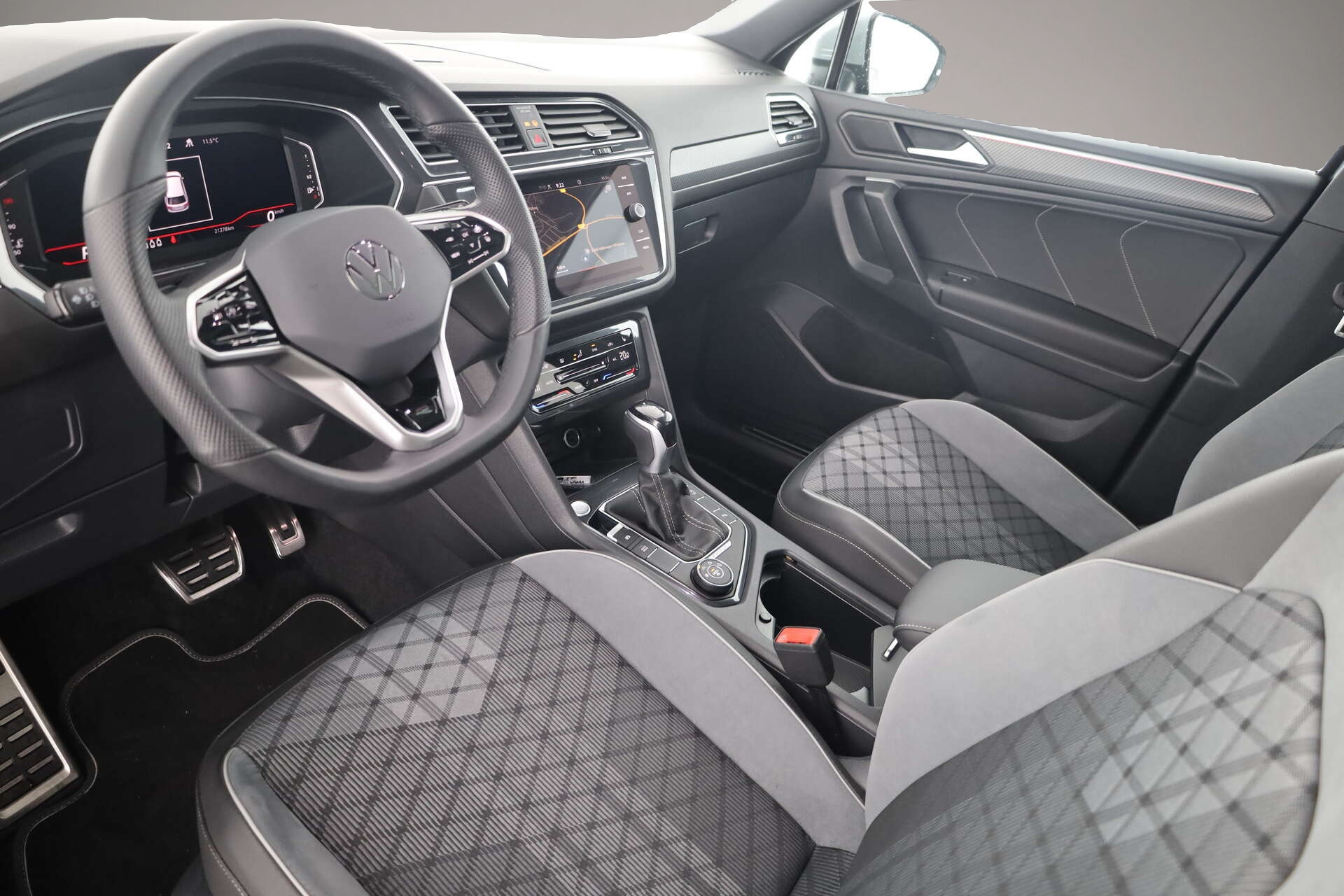 Volkswagen Tiguan Allspace (03/2024, Benzin)