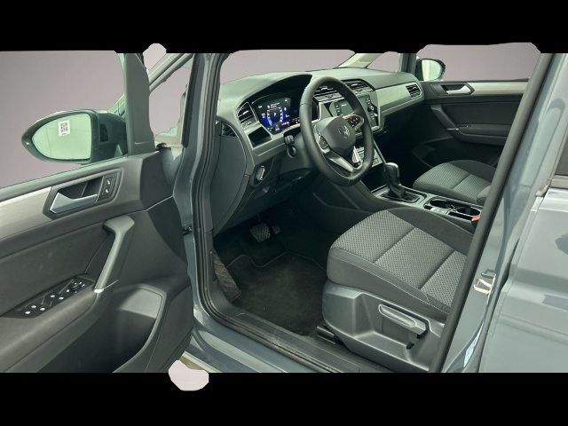 Volkswagen Touran (12/2025, Benzin)