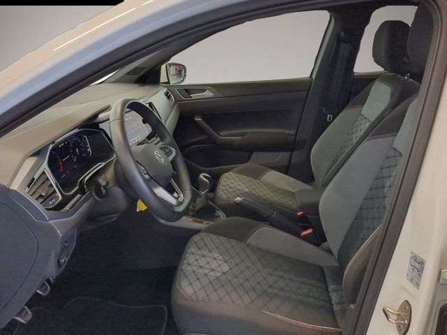 Volkswagen Polo (04/2022, Benzin)