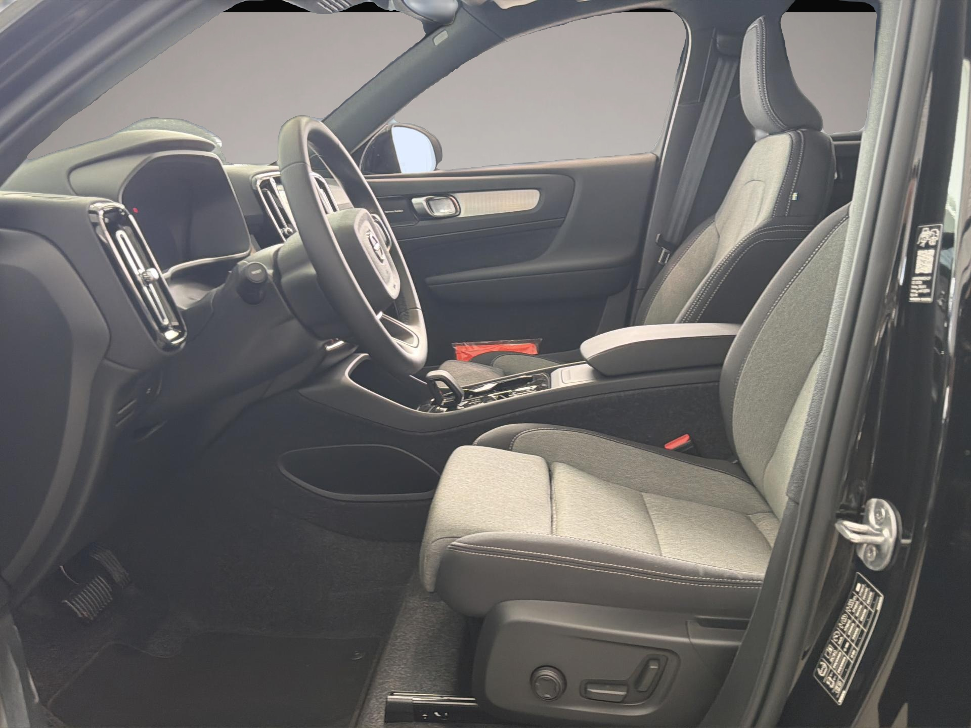 Volvo XC40 (01/2026, Benzin)