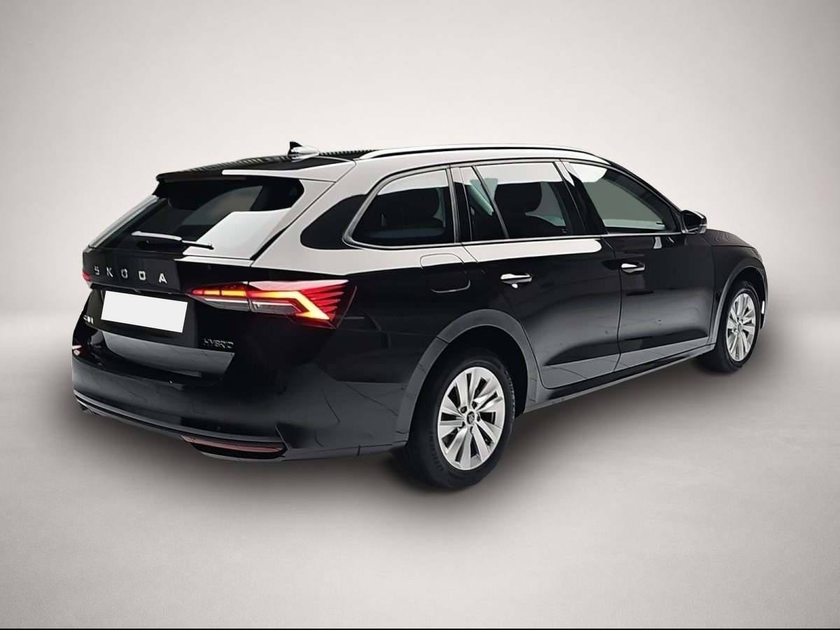 Skoda Octavia (12/2025, Benzin)