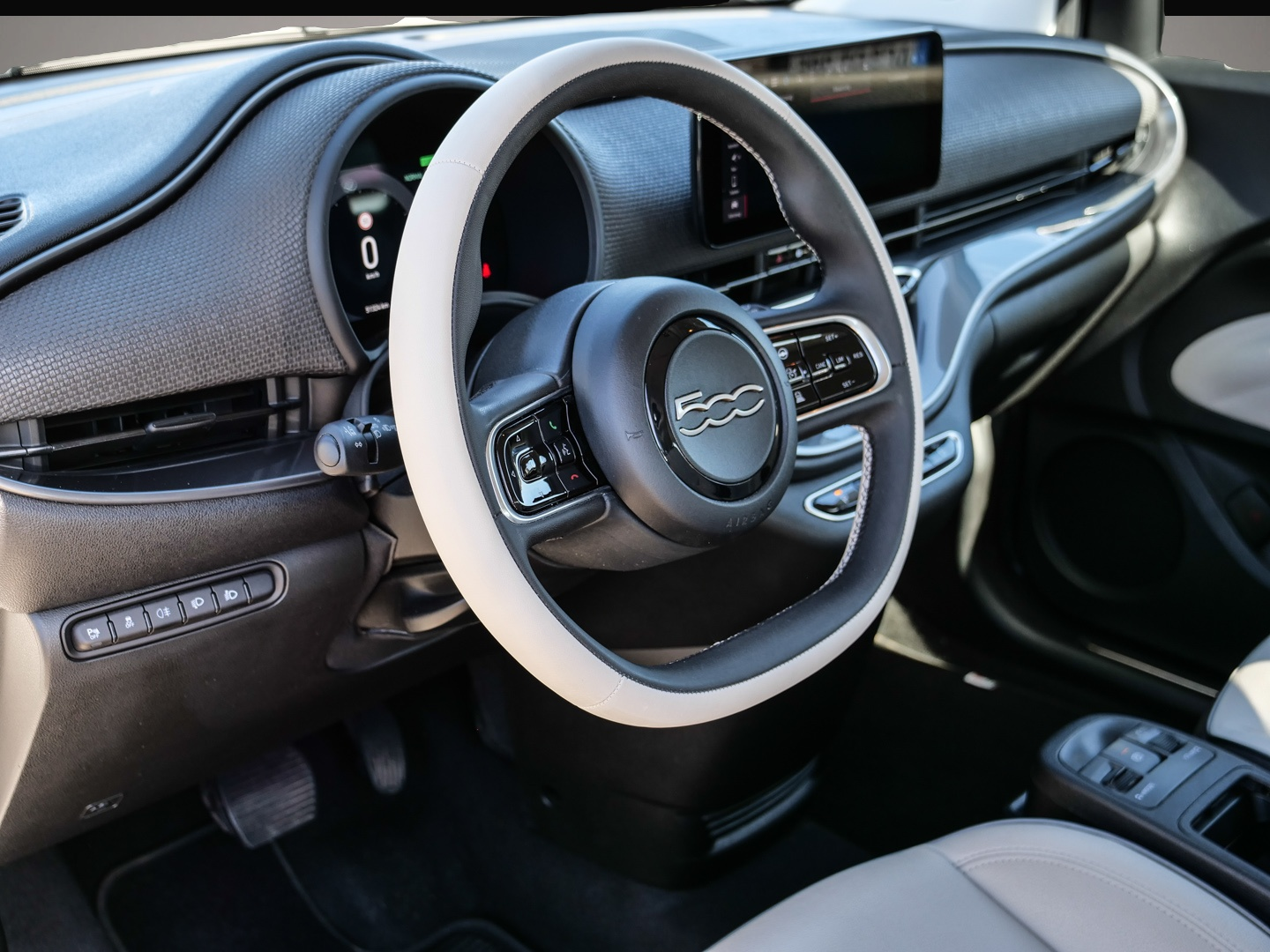 Fiat 500e (02/2023, ELECTRIC)