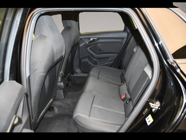 Audi A3 (11/2022, Benzin)