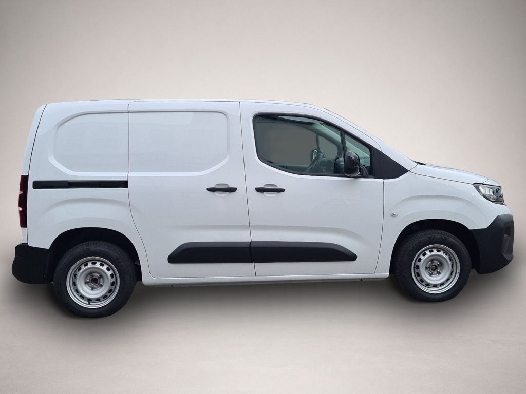 Opel Combo (05/2026, Benzin)