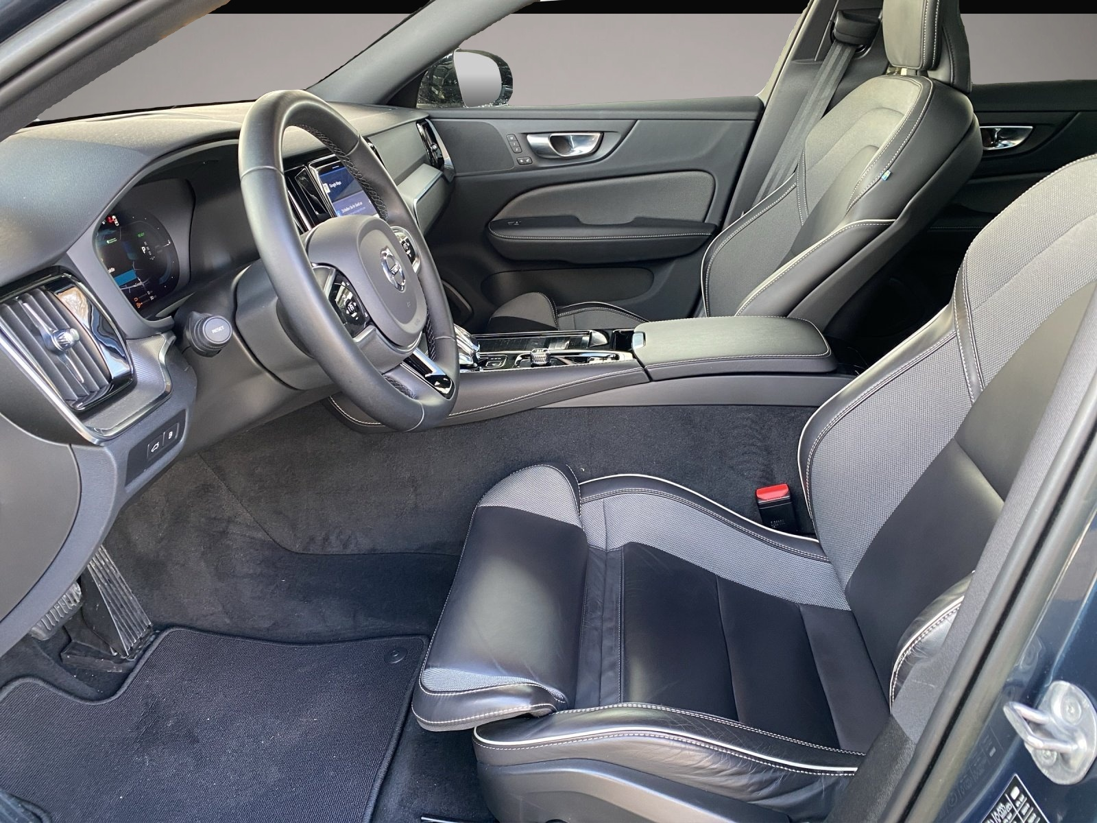 Volvo V60 (11/2022, )