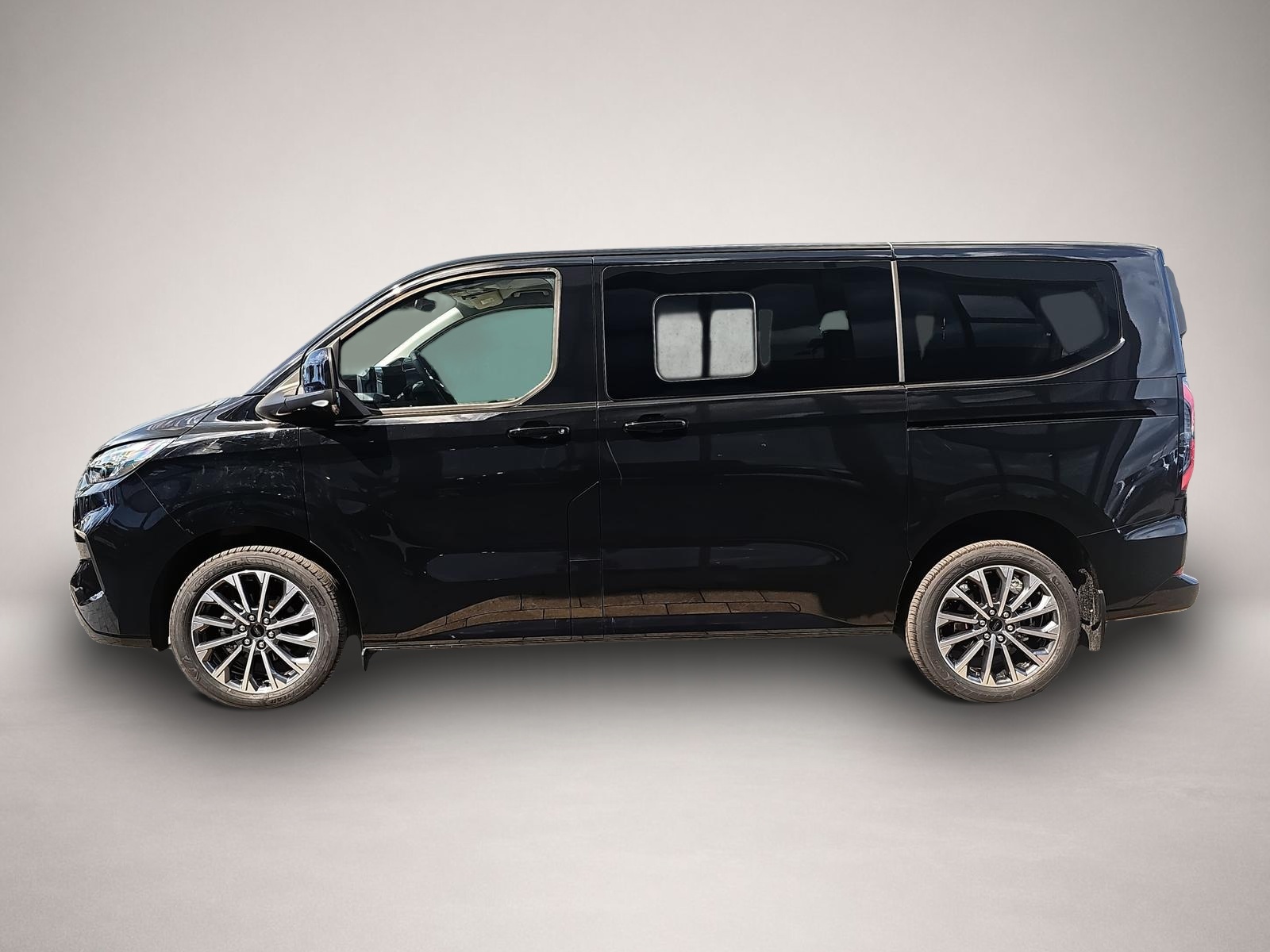 Ford Tourneo Custom (04/2026, Diesel)