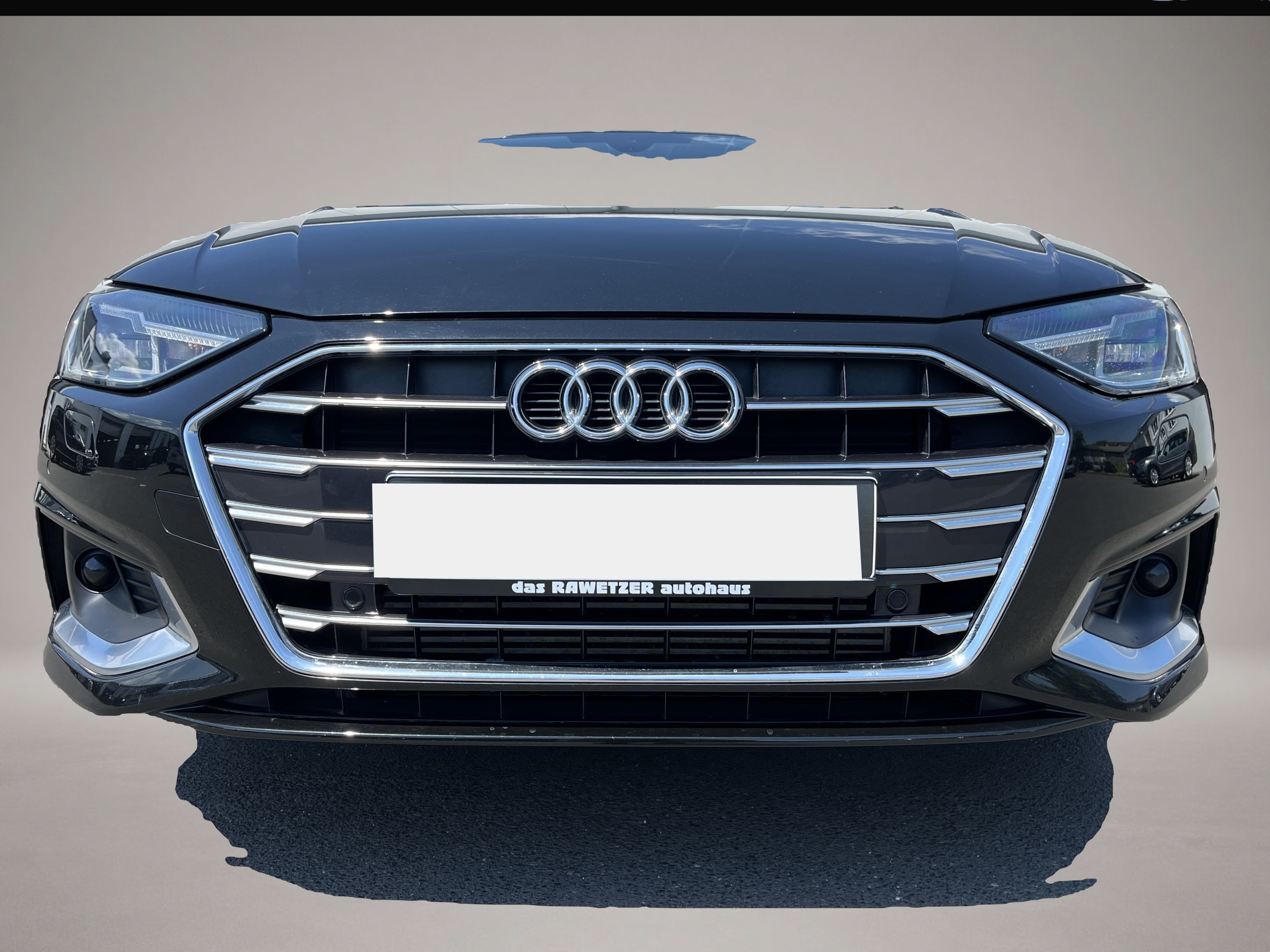 Audi A4 (02/2023, Benzin)