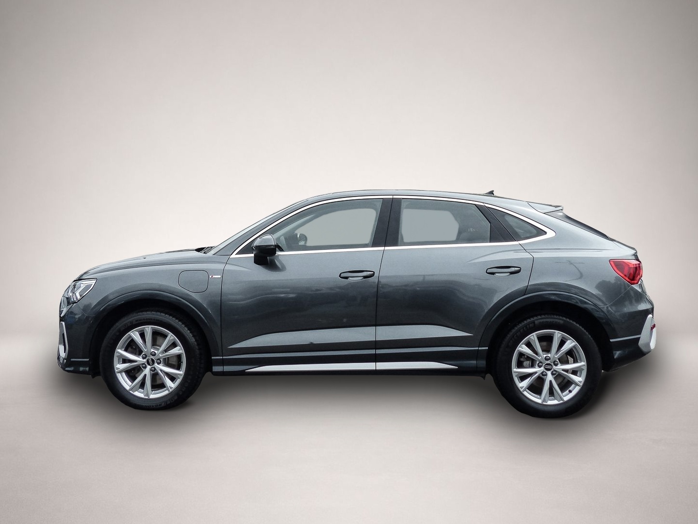 Audi Q3 (01/2022, )