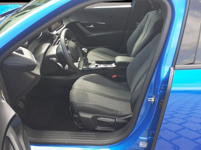 Peugeot 2008 (04/2024, Benzin)