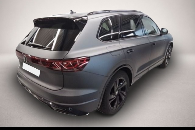 Volkswagen Touareg (10/2025, )