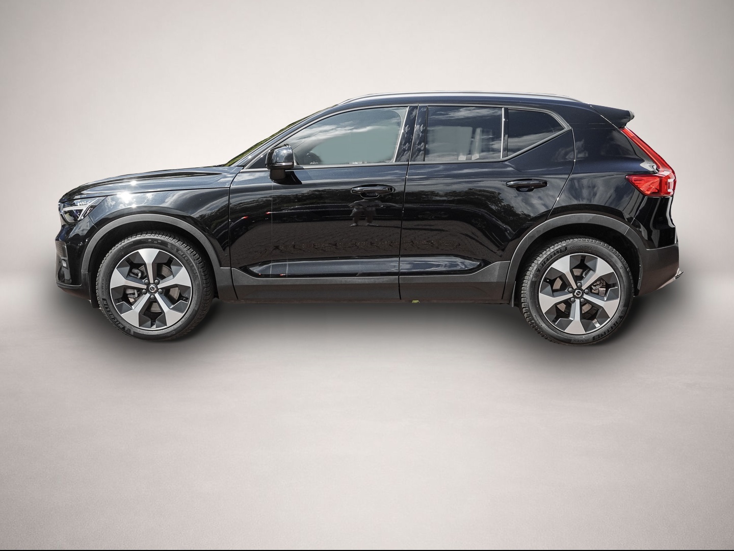 Volvo XC40 (06/2024, Benzin)
